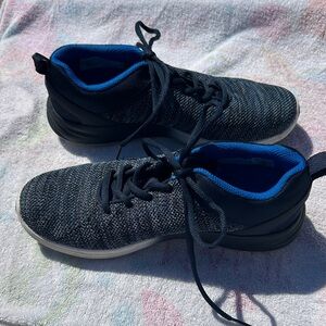Vionic Navy Athletic Shoes size 7 like new